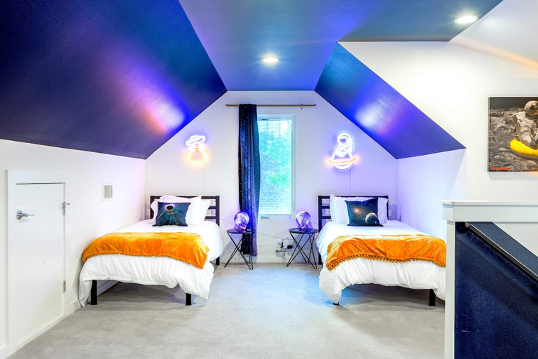 Interior 3, Eclectic Group Getaway With Pool, Patio & Fire Pit, Travis