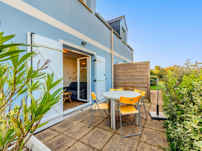 Balcony/terrace, Cosy seaside house with private pool, Finistère