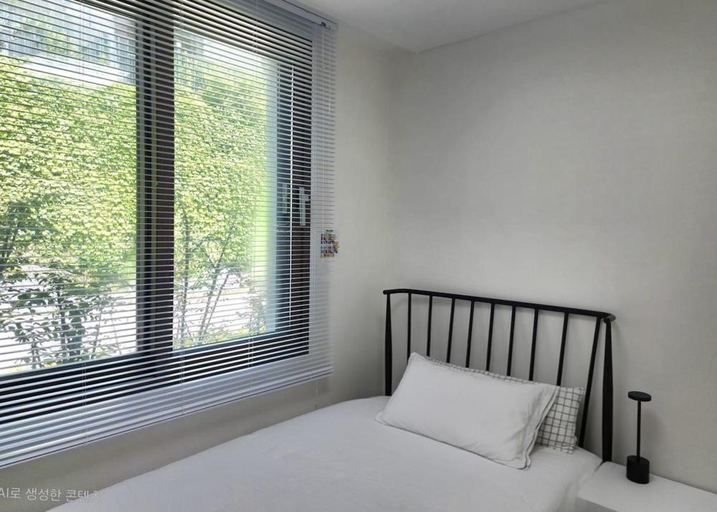 Bedroom 2, Yeoncheon Pori House Dog Pension, Yeoncheon