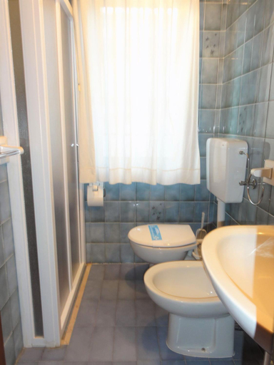Bathroom 3, Central Bibione apartment with terrace, Venezia