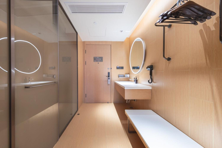 Bathroom 3, Ji Hotel Chengdu Longquan Economic and Technological Development Zone Automobile Town, Chengdu