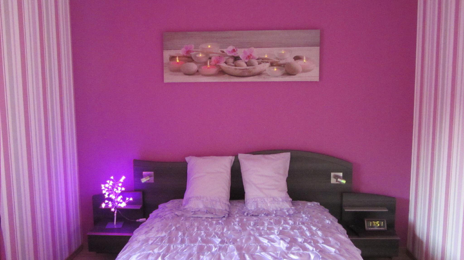 Bedroom 5, Chambre D'Hotes Les Glycines, Meurthe-et-Moselle