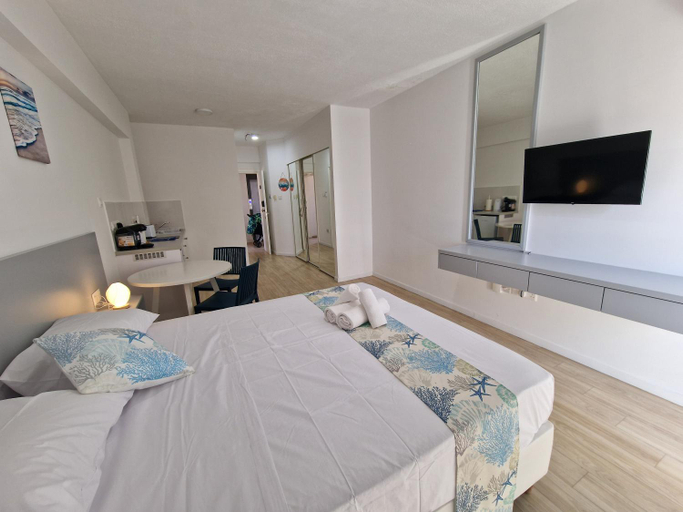Bedroom 2, Kitieos Central Apts 100m from Finikoudes Beach, Larnaca