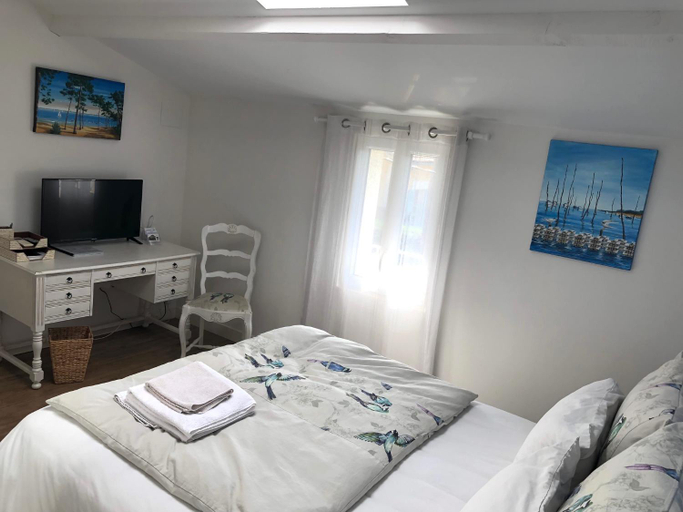 Bedroom 2, Les chambres d'hotes de Pascale, Gironde