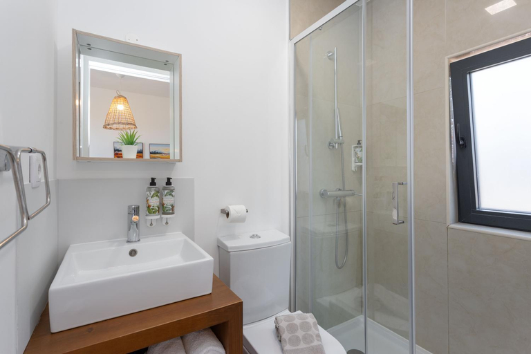 Bathroom 4, Monte Clerigo Casas de Campo, Almodôvar