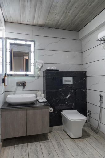 Bathroom 3, Ginger Ghaziabad, Raj Nagar Extension, Ghaziabad