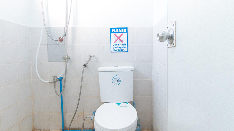 Bathroom 5, MCP Transient near NAIA, Pasay City