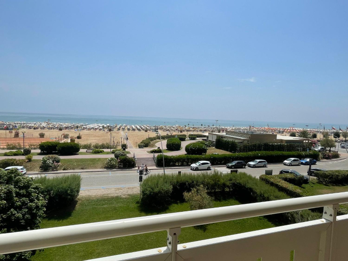 Sports and activities, Apartment in a prime seafront location, Venezia