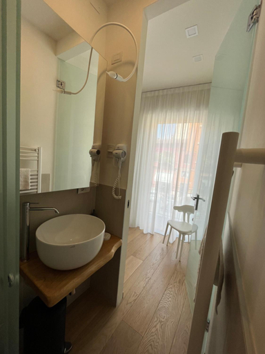 Bathroom 3, Casa Diaz, Verona