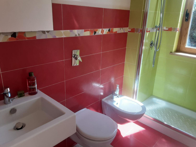 Bathroom 3, Villa Dammusello, Trapani