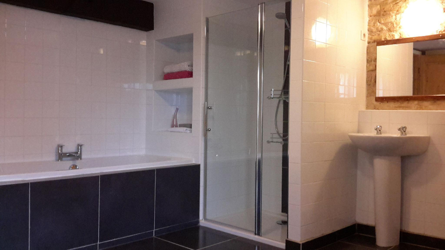 Bathroom 3, La Vieille Gorce Gites in the Vienne, Vienne