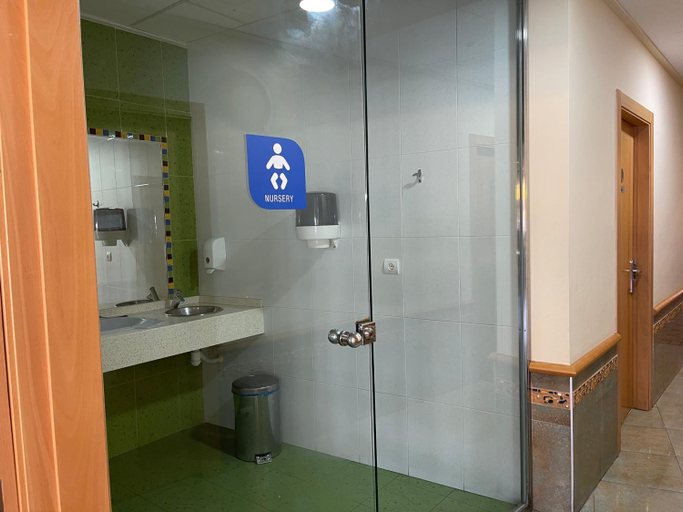 Bathroom 2, Area de servicio El Rebollar, Valencia