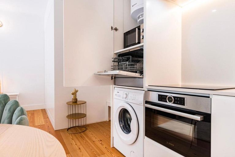 Others 5, Cozy Hideout I by Innkeeper, Lisbon
