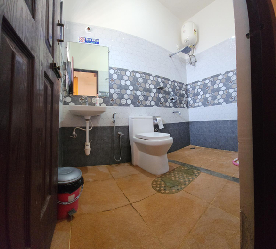 Bathroom 3, Chirooss Homestay And Resorts , Chikmagalur