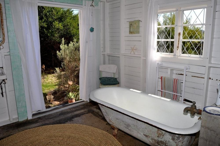 Bathroom, Baviaanshoek, Eden
