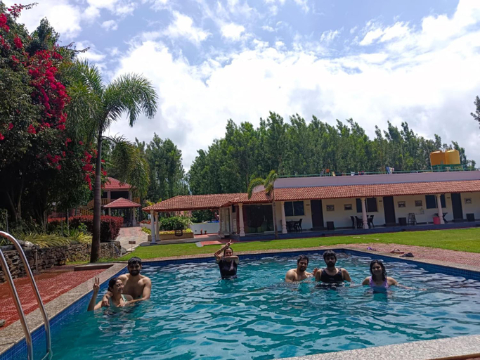 Sport & Beauty 2, BOUGAIN VILLEA HOMESTAY, Chikmagalur
