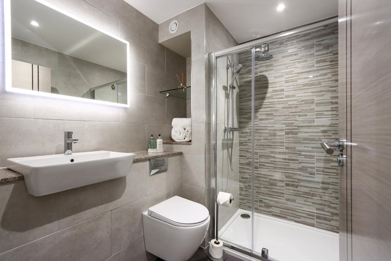 Bathroom, All Saints Resort, Suffolk