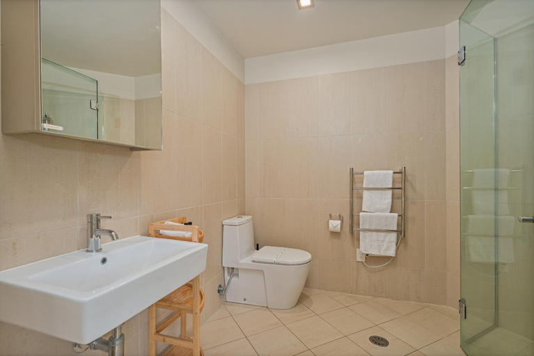 Bathroom 4, Esplanade Apartments, Thames-Coromandel