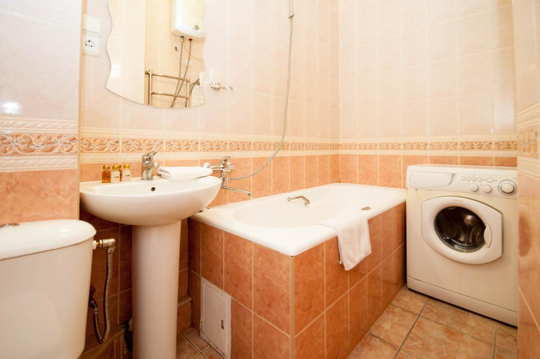 Bathroom 2, Arena Apartments Baseina Area, Shevchenkivs'kyi
