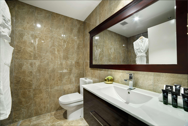 Bathroom 4, International Hotel Wagga Wagga, Wagga Wagga - Pt A