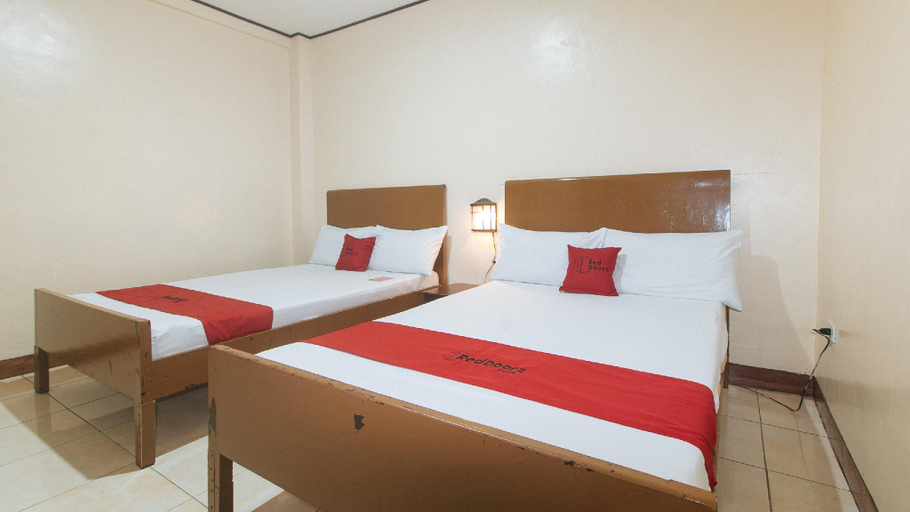Bedroom 3, RedDoorz @ Elegance Guest House near NAIA T3, Pasay City