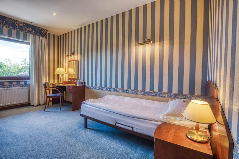 Bedroom 2, 4 Pory Roku Resort Sauna & Spa, Gdańsk