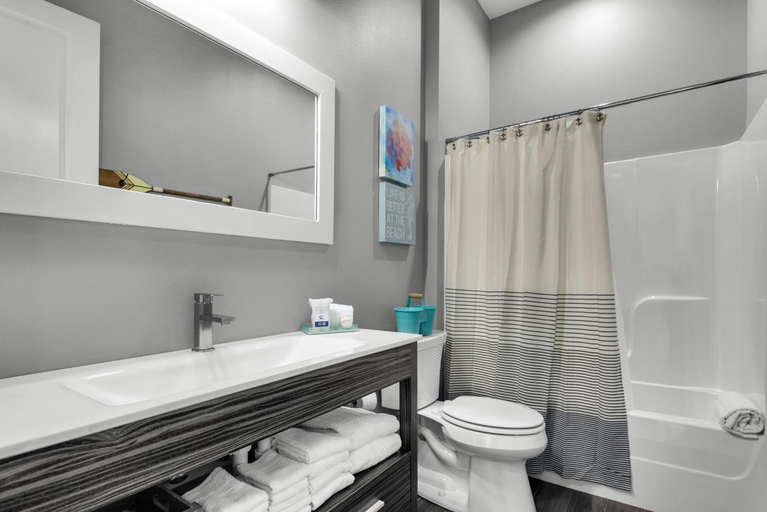 Bathroom 4, Driftwood Cottage, Escambia