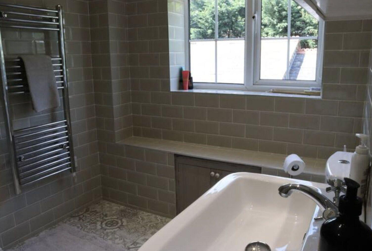 Bathroom 4, Bozeat House - Country Retreat, Northamptonshire