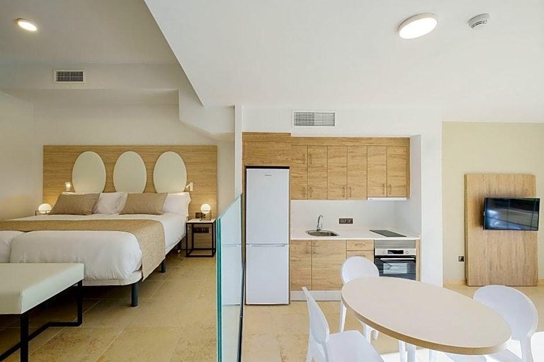 Bedroom 3, Hotel Envia Almeria Spa & Golf, Almería