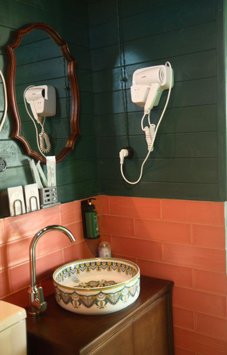 Bathroom 4, Chateau Vartsikhe, Bagdati