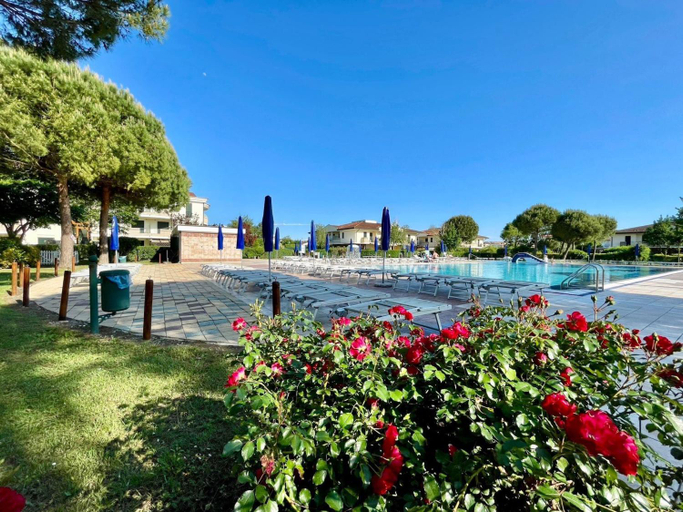 Garden, Holiday house with shared pool, Venezia
