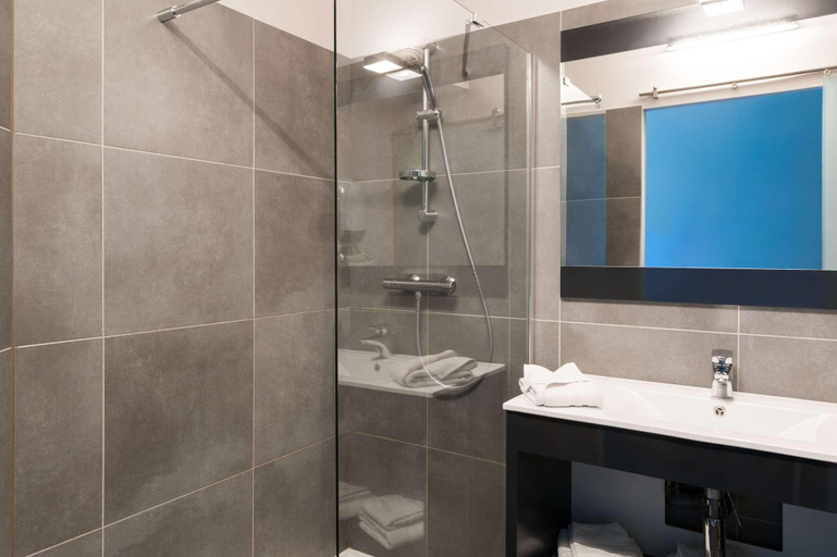Bathroom 4, HOTEL LA GRANGE, Deux-Sèvres