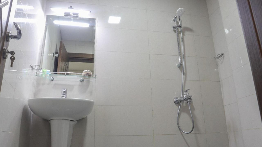 Bathroom, Summit Hotel Suites, Barka