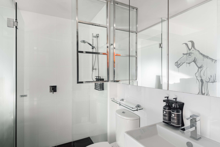 Bathroom 4, The Cullen Melbourne - Art Series, Melbourne