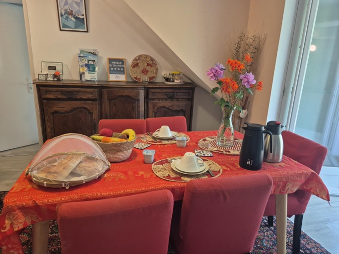 Food & Drinks 4, Appartement avec cuisine et grande piscine chauffee, Pyrénées-Atlantiques