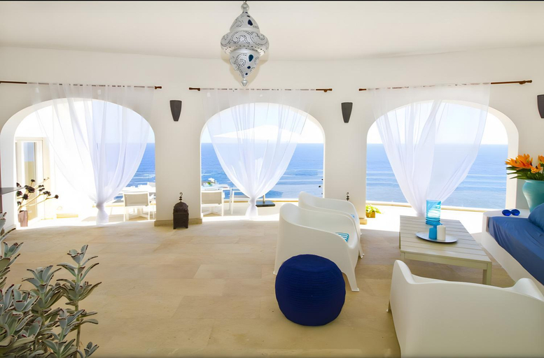 Others 3, Villa Blanca, Baleares