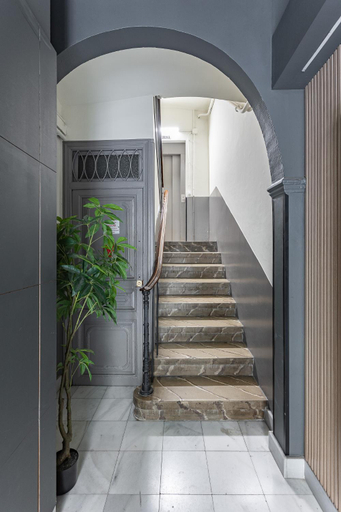 Others 4, Ola Living Consell De Cent, Barcelona