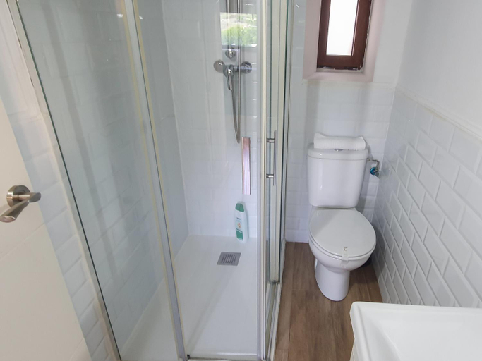 Bathroom 3, Apartamentos via street 3000, Cantabria