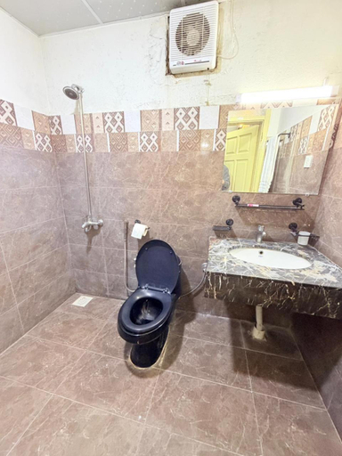 Bathroom 3, Royal Continental, Islamabad