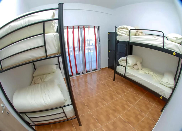 Bedroom 4, Lazy Roo Hostel Saranda, Sarandës