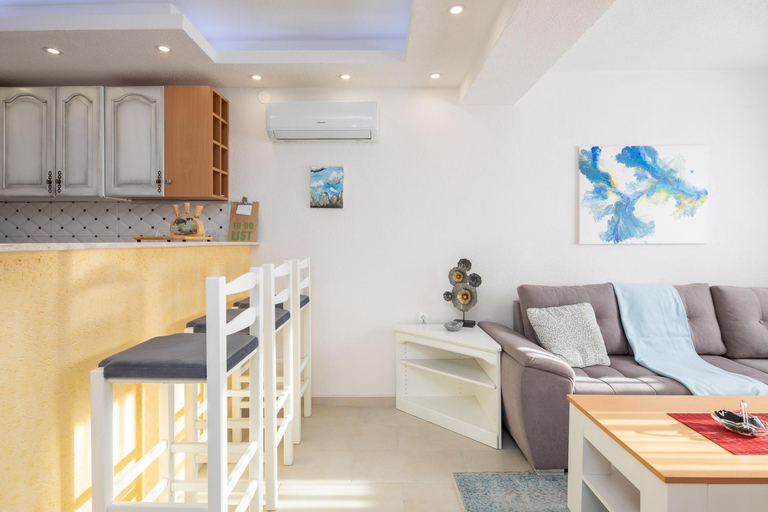 Others 3, Knez Apartments with terrace, Makarska