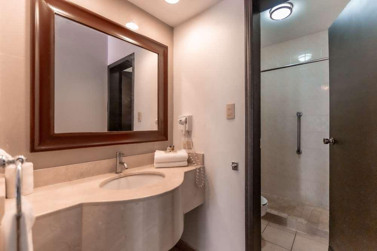 Bathroom, Los Tres Rios , Culiacán