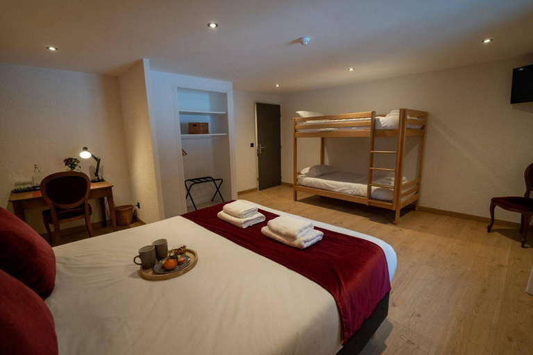 Bedroom 2, Hotel Restaurant Le Madame, Isère