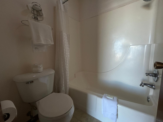 Bathroom 2, Big 12 Motel Broken Bow NE, Custer