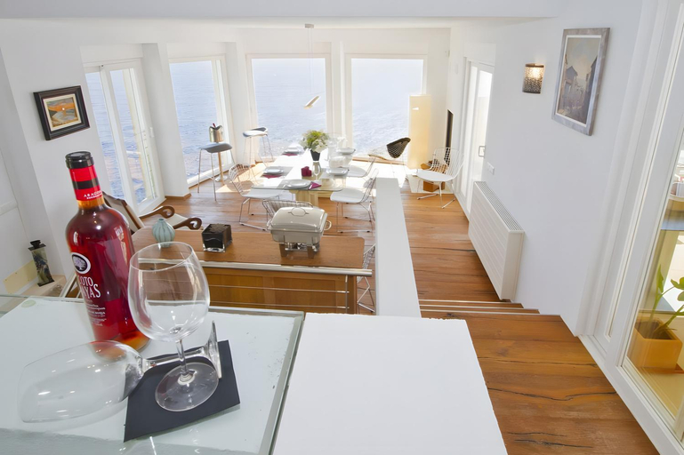 Others 5, Villa Blanca, Baleares