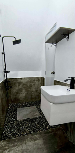 Bathroom 3, La Plumerias, Moalboal