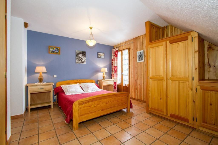 Bedroom 2, Chambres d'hotes Les Clarines, Hautes-Alpes
