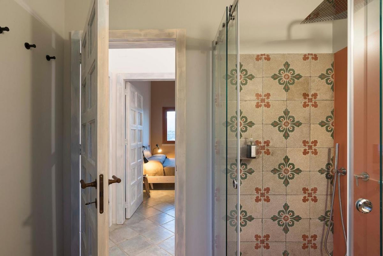 Bathroom 4, Villa Corallo Cala Bianca, Trapani