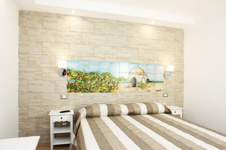 Bedroom 2, Ninni e Fede, Trapani