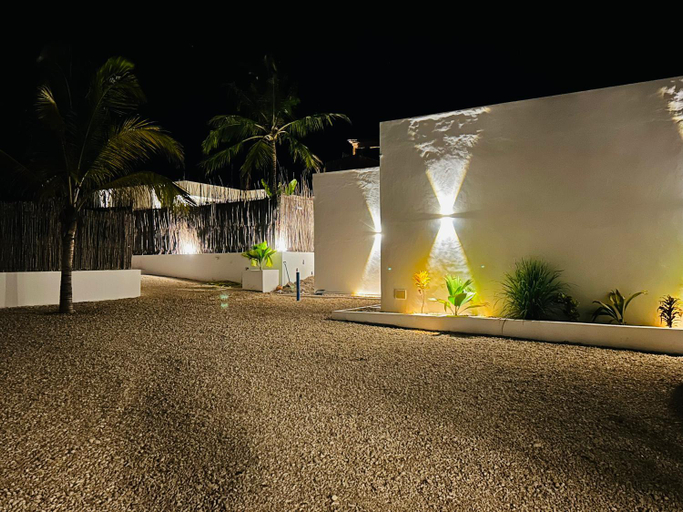 3, u paradisu villas, Kusini